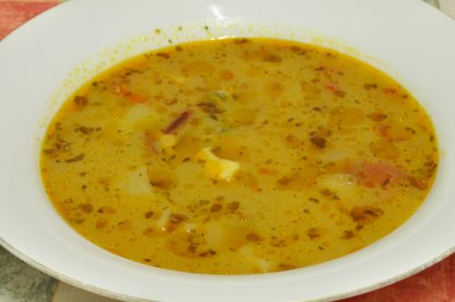 Jak uvařit polévka z mořského koktejlu? Snadné recept, připravený za 45 - 60 minut